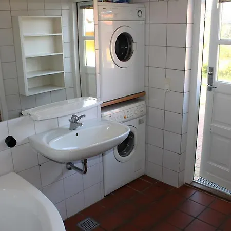 Five-bedroom Holiday Vestero With A Sauna 03 Semesterbostad Vesterø Havn